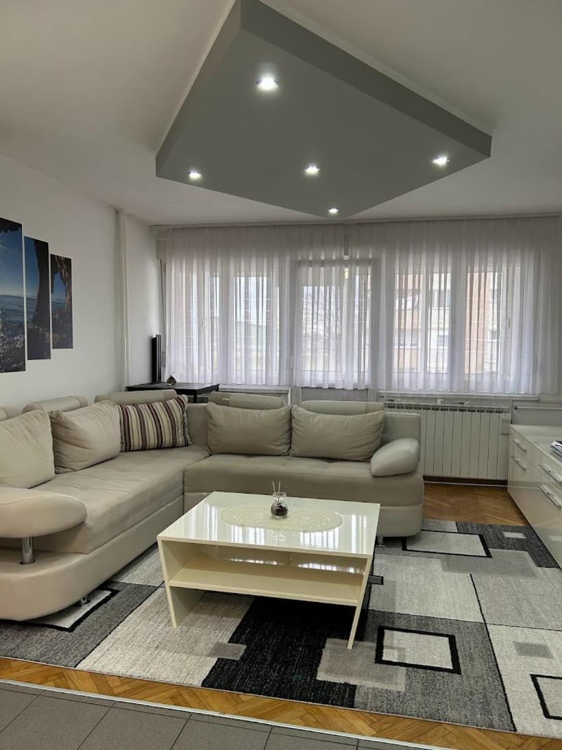 Tina Apartment Karlovac Exterior photo
