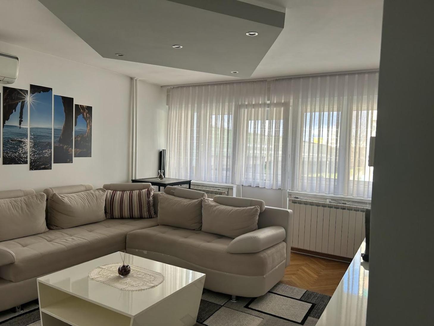 Tina Apartment Karlovac Exterior photo