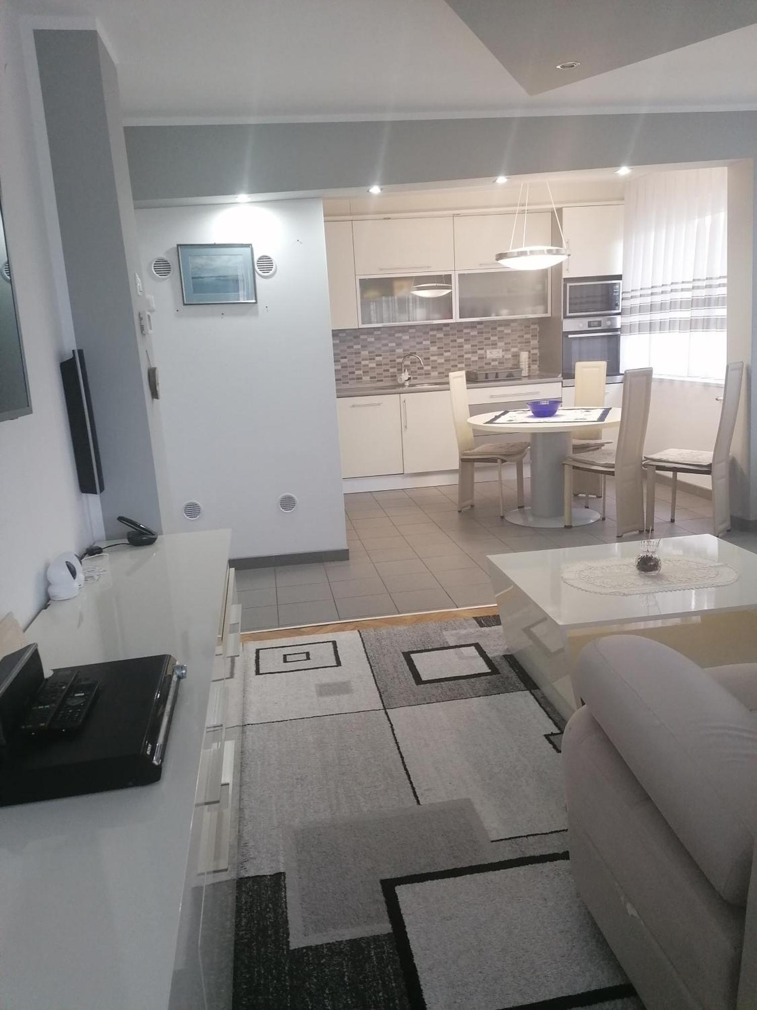 Tina Apartment Karlovac Exterior photo